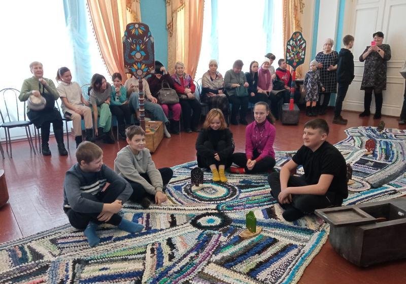 В Ильинском городском округе общественники организовали для школьников поход в музей